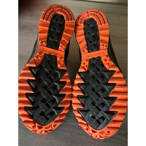 Athletic_Shoes